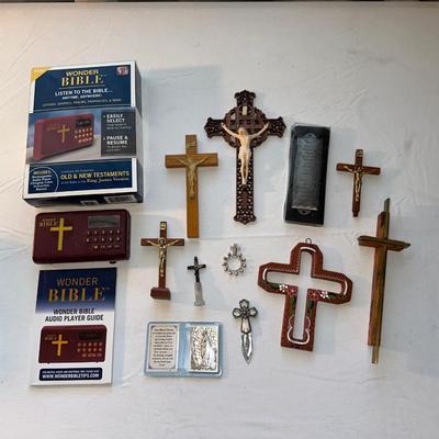 AN ASSORTMENT OF CROSSES AND WONDER BIBLE AUDIO PLAYER