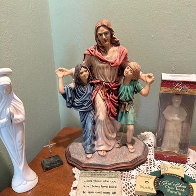 2 TIER SIDE TABLE, WALTHAM ANNIVERSARY CLOCK AND OTHER RELIGIOUS DECOR