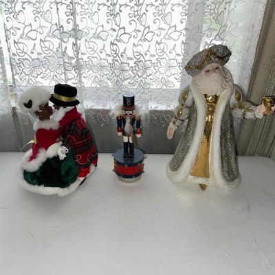 AFRICAN AMERICAN SANTA AND MRS CLAUS, NUTCRACKER AND AN OLD WORLD STYLE SANTA