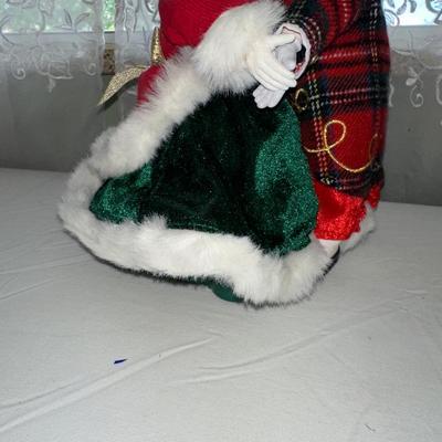 AFRICAN AMERICAN SANTA AND MRS CLAUS, NUTCRACKER AND AN OLD WORLD STYLE SANTA