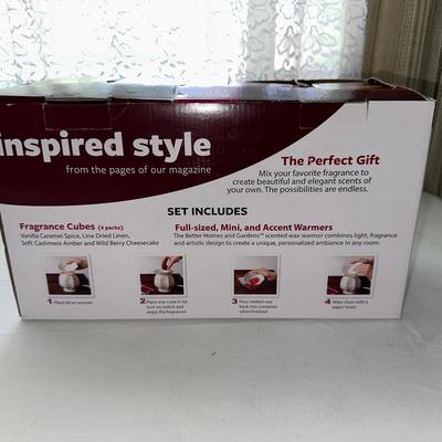 SCENTED WAX WARMER GIFT SET, ESTEE LAUDER CANDLE IN A DISH AND A PILLAR CANDLE