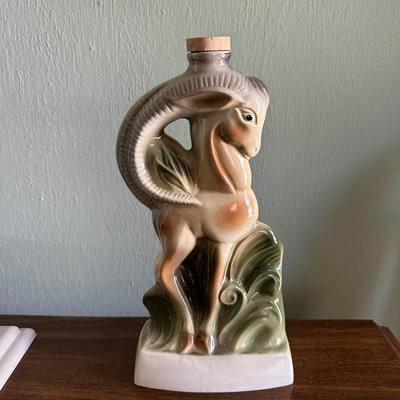 JIM BEAM RAM WITH THERMOMETER, KENSINGTON STATION CLOCK AND A TABLE LAMP