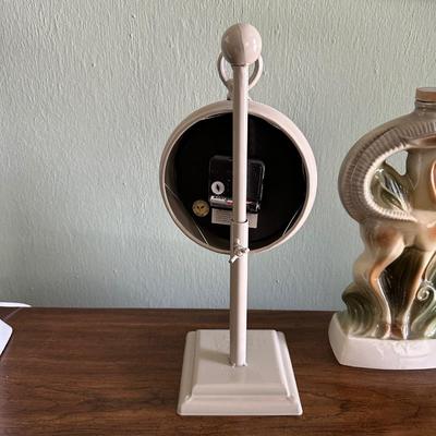 JIM BEAM RAM WITH THERMOMETER, KENSINGTON STATION CLOCK AND A TABLE LAMP