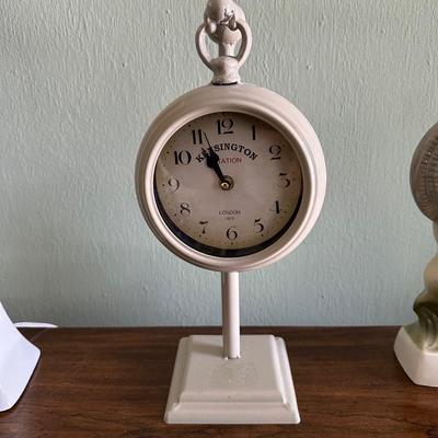 JIM BEAM RAM WITH THERMOMETER, KENSINGTON STATION CLOCK AND A TABLE LAMP
