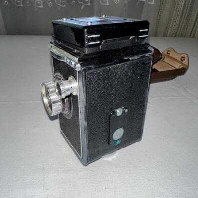 SAWYERS MARK IV, EASTMAN KODAK No. 2 HAWK-EYE SPECIAL AND KODAK TELE-EKTRALITE 600 VINTAGE CAMERAS