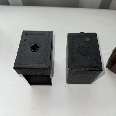 SAWYERS MARK IV, EASTMAN KODAK No. 2 HAWK-EYE SPECIAL AND KODAK TELE-EKTRALITE 600 VINTAGE CAMERAS