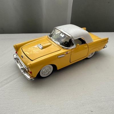 SMALL COLLECTIBLES AND KNICK KNACKS