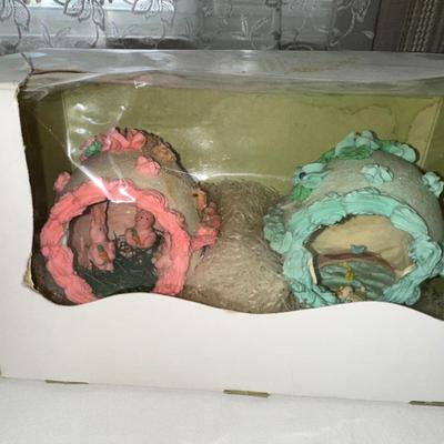 DECORATED SUGAR EGGS AND OTHER EASTER DECORATIONS