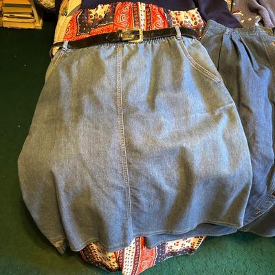 Sale Photo Thumbnail #1937: Sizes vary - 10, 14, 16, 18, M, L, XL. See pictures for sizes
