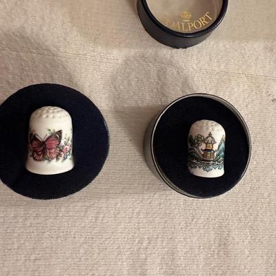 COALPORT THIMBLES AND AN ENAMEL BELL