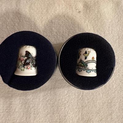 COALPORT THIMBLES AND AN ENAMEL BELL