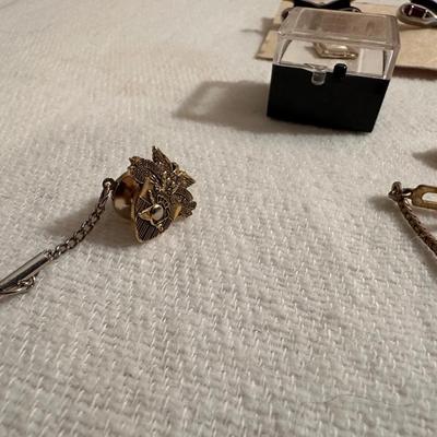 CUFFLINKS AND TIE TACKS