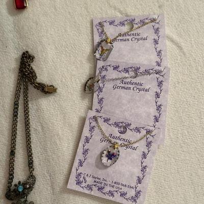 A VARIETY OF COSTUME JEWELRY