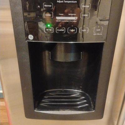 Metallic refrigerator