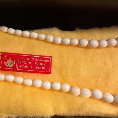 BEADED IVORY NECKLACE