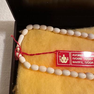 BEADED IVORY NECKLACE