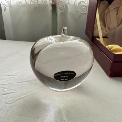 GLASS APPLES AND NEW COFFEE MUGS WITH LIDS