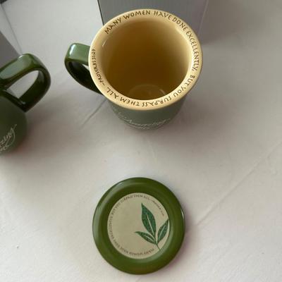 GLASS APPLES AND NEW COFFEE MUGS WITH LIDS