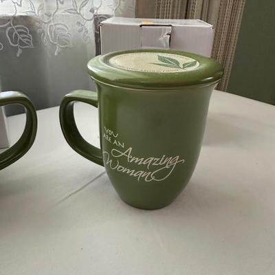 GLASS APPLES AND NEW COFFEE MUGS WITH LIDS