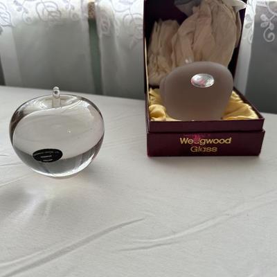 GLASS APPLES AND NEW COFFEE MUGS WITH LIDS