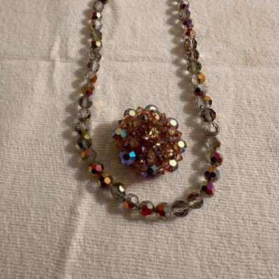 VINTAGE GLASS BEADED AURORA BOREALIS NECKLACE AND PIN
