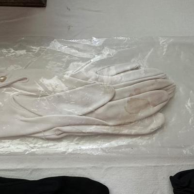 VINTAGE DRESS GLOVES AND HANKIES