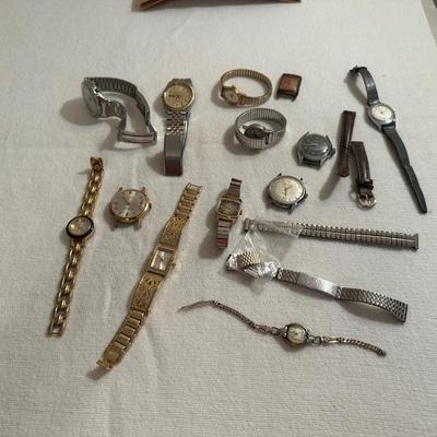 WATCHES FOR PARTS OR REPAIR