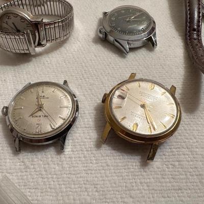 WATCHES FOR PARTS OR REPAIR