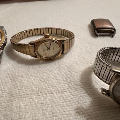 WATCHES FOR PARTS OR REPAIR