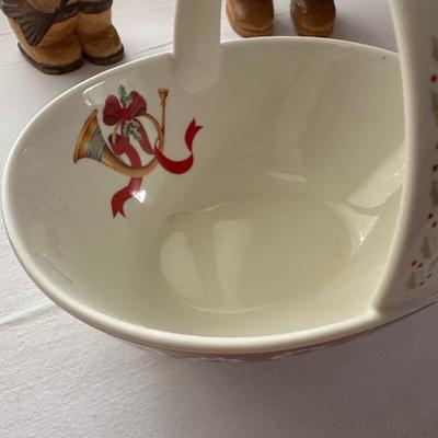 KNICK KNACKS