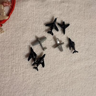 VINTAGE BEADED SCOTTIE DOGS AND MINIATURE AIRPLANES