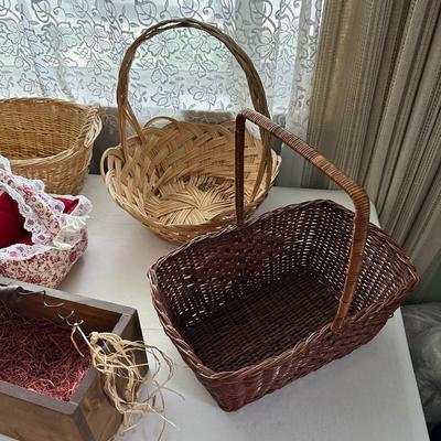 WIDE VARIETY OF BASKETS