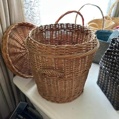 WIDE VARIETY OF BASKETS