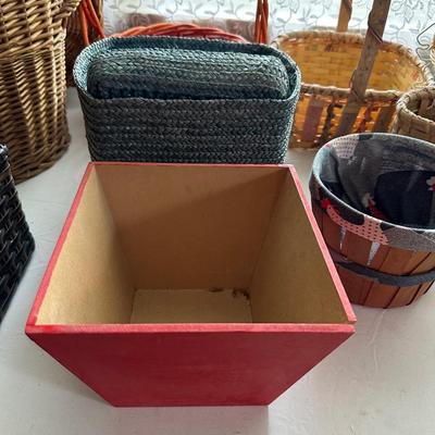 WIDE VARIETY OF BASKETS