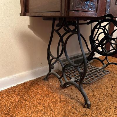 BRUNSWICK TREADLE SEWING MACHINE IN CABINET