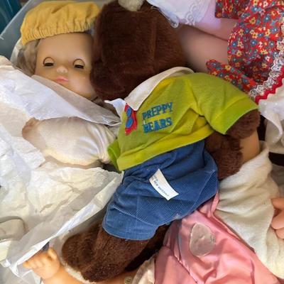 TOTE FULL OF VINTAGE DOLLS AND PLUSH ANIMALS