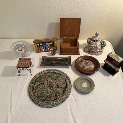 KNICK KNACKS AND COLLECTIBLES