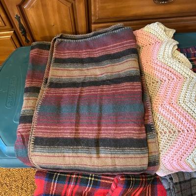 THROW BLANKETS