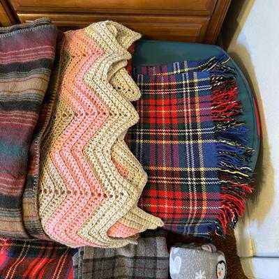 THROW BLANKETS