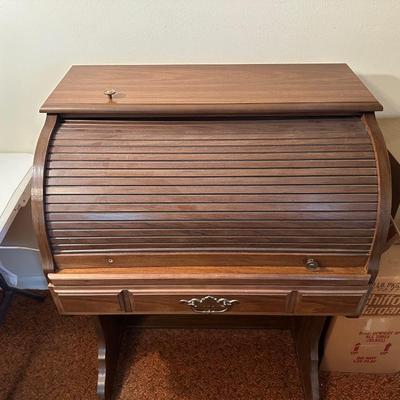DMI SMALL ROLL TOP DESK WITH ANTIQUE CHAIR
