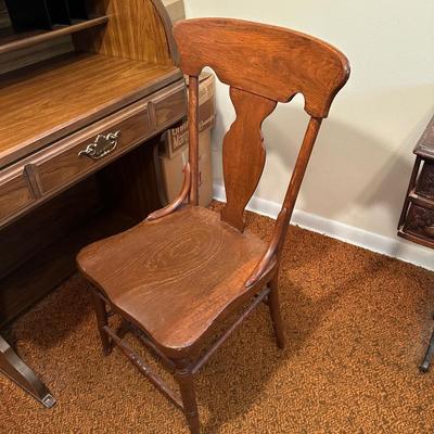 DMI SMALL ROLL TOP DESK WITH ANTIQUE CHAIR