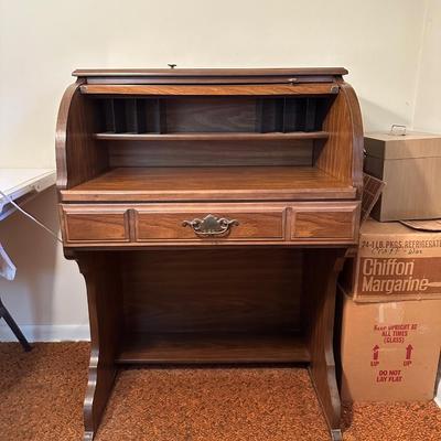 DMI SMALL ROLL TOP DESK WITH ANTIQUE CHAIR