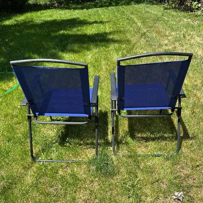 2 FOLDING LAWN CHAIRS