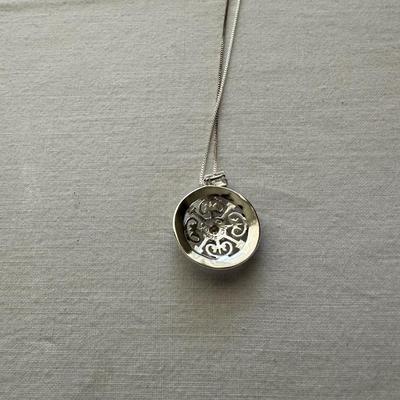 STERLING SILVER PENDANT AND CHAIN