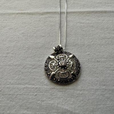 STERLING SILVER PENDANT AND CHAIN