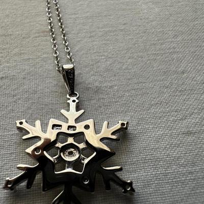 STERLING SILVER PENDANT AND CHAIN