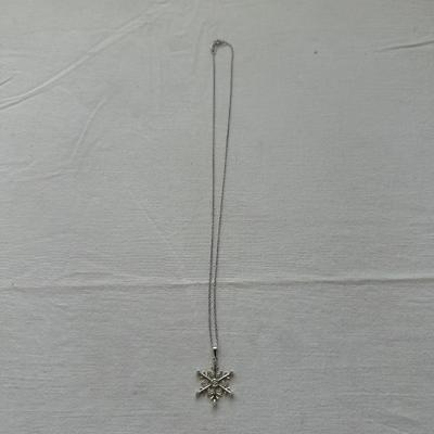 STERLING SILVER PENDANT AND CHAIN