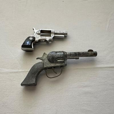 ROY ROGERS CAP GUN AND JACKS W/BALL