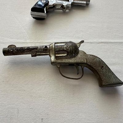 ROY ROGERS CAP GUN AND JACKS W/BALL