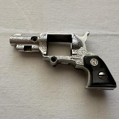 ROY ROGERS CAP GUN AND JACKS W/BALL